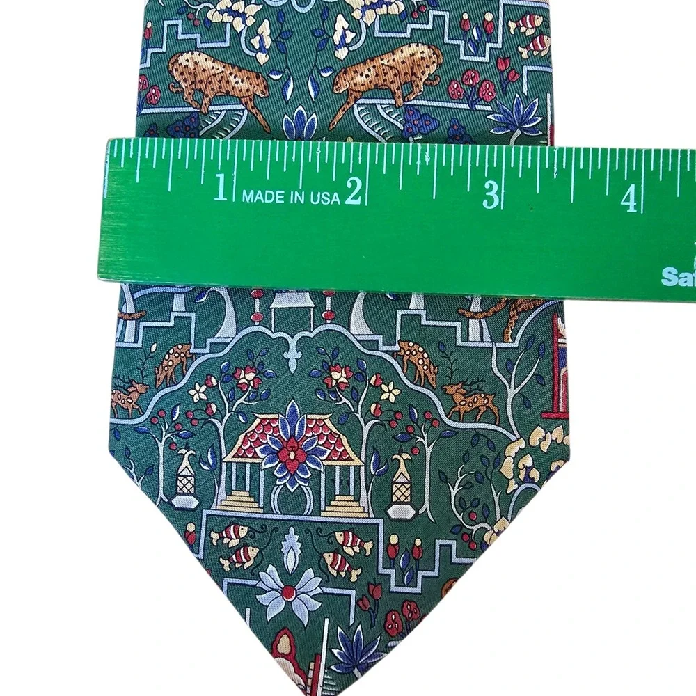 Salvatore Ferragamo‎ Mens Green Silk Jungle Leopard Cheetah Print Tie Italy 3.5